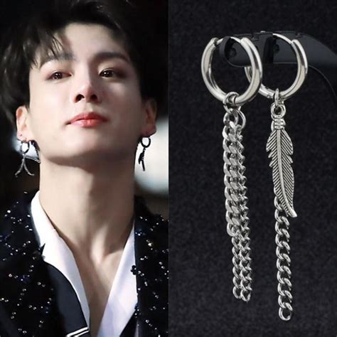 jungkook golden earrings.